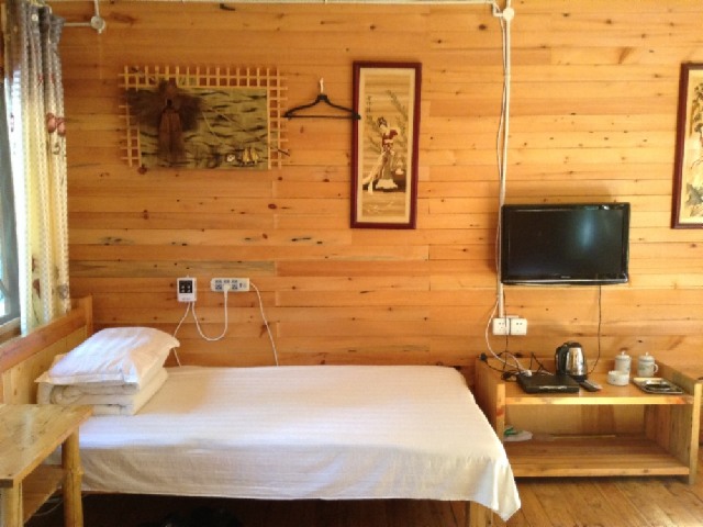 森林木屋--特色小火炕1